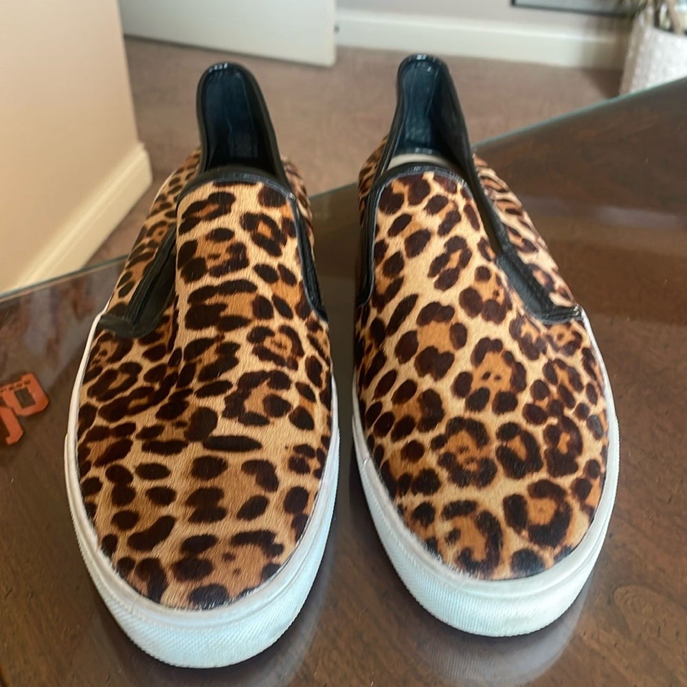 Banana Republic loafers size 10. Leopard print. Fun and comfy.